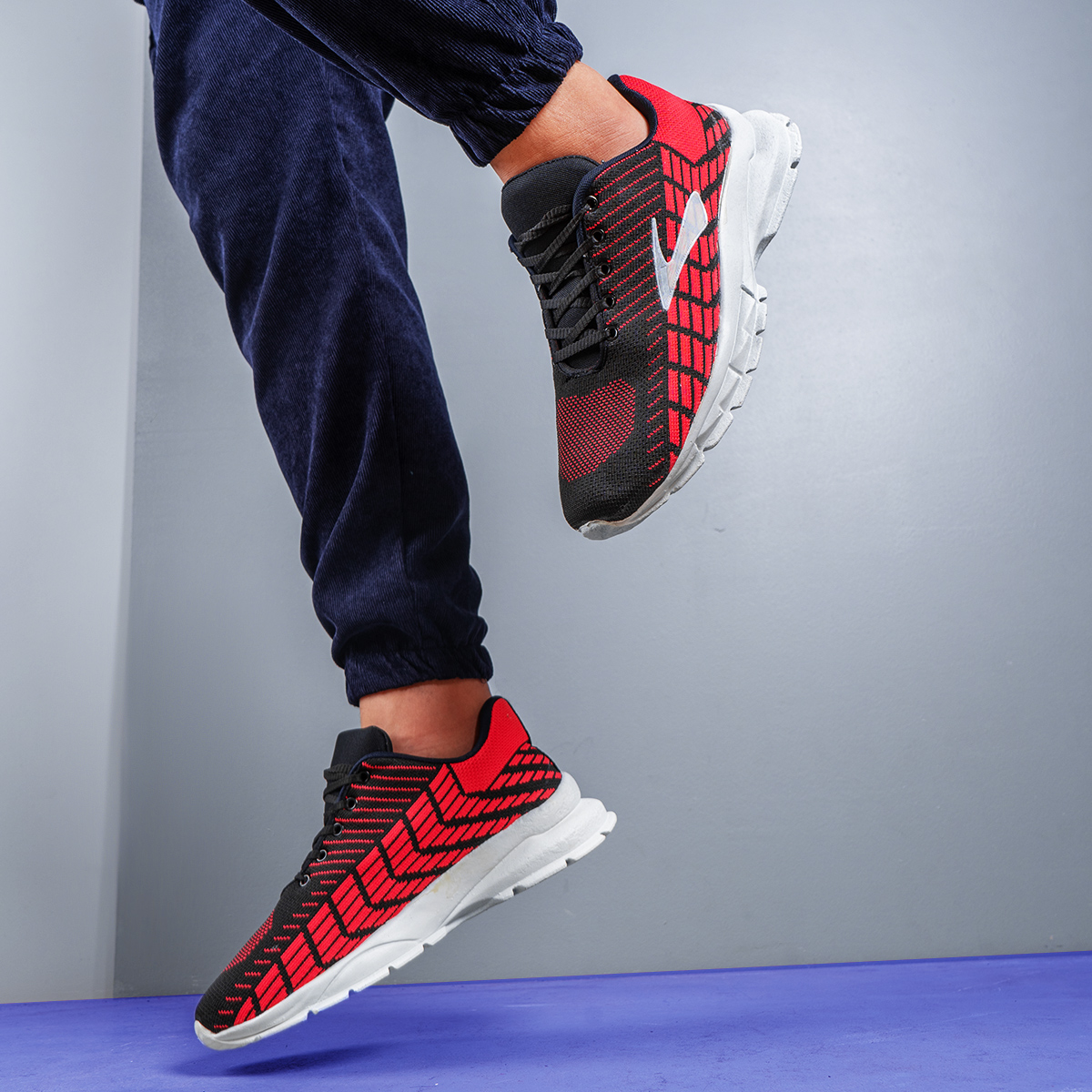 کفش ورزشی مردانه مشکی قرمز مدل Karlos