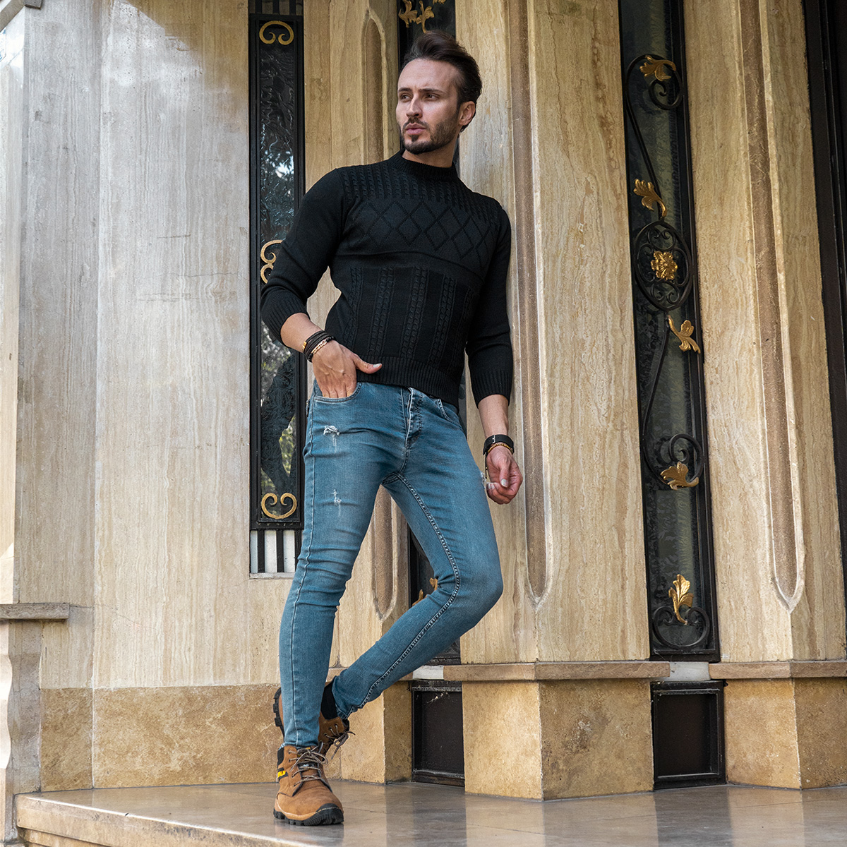 پلیور بافت یقه گردمردانه مشکی مدل Yoram