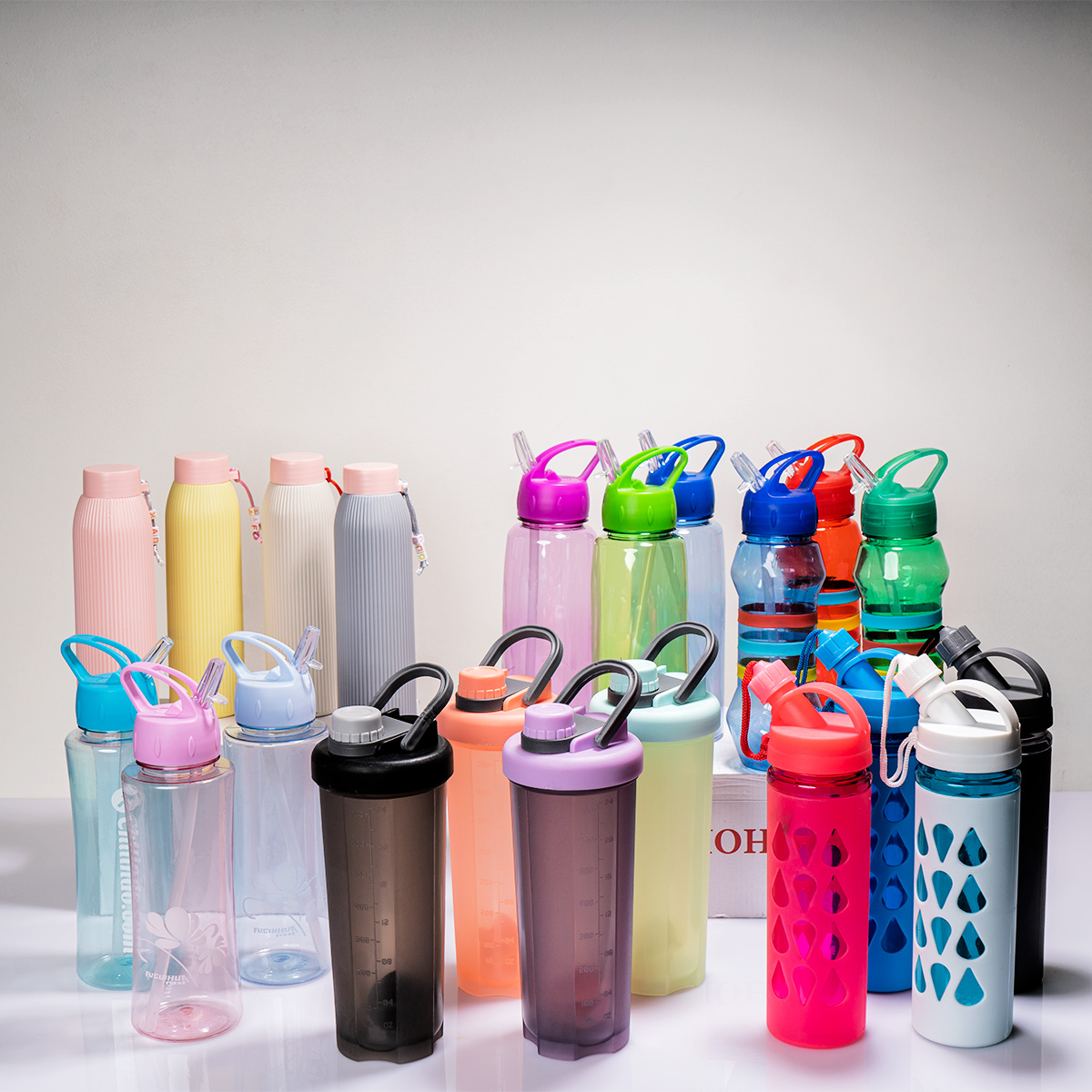 قمقمه آب سبز مدل پرچمی