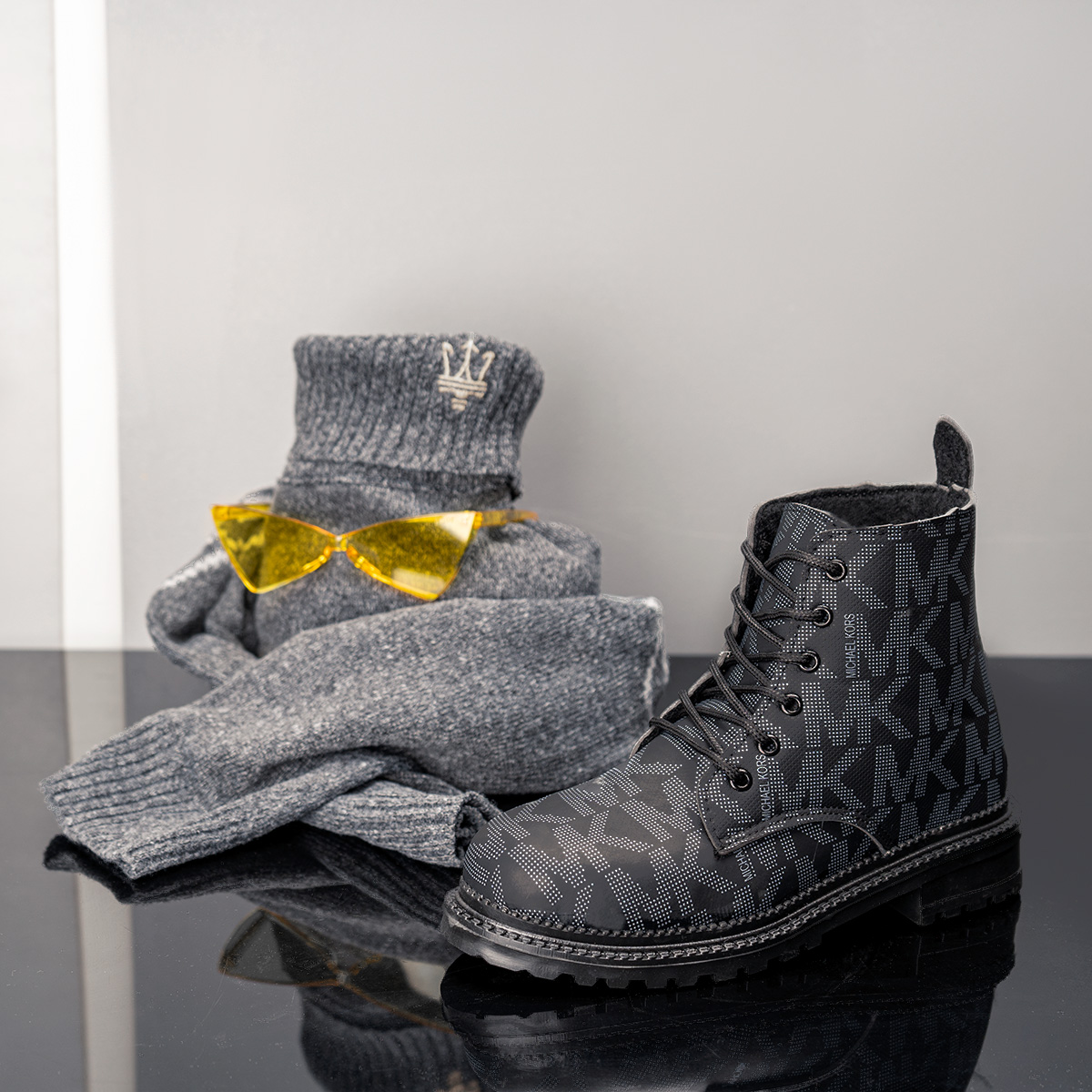 نیم بوت دخترانه مشکی مدل yalda