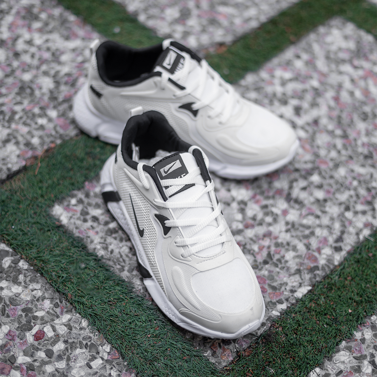 کفش ورزشی مردانه سفید مشکی مدل Skoka