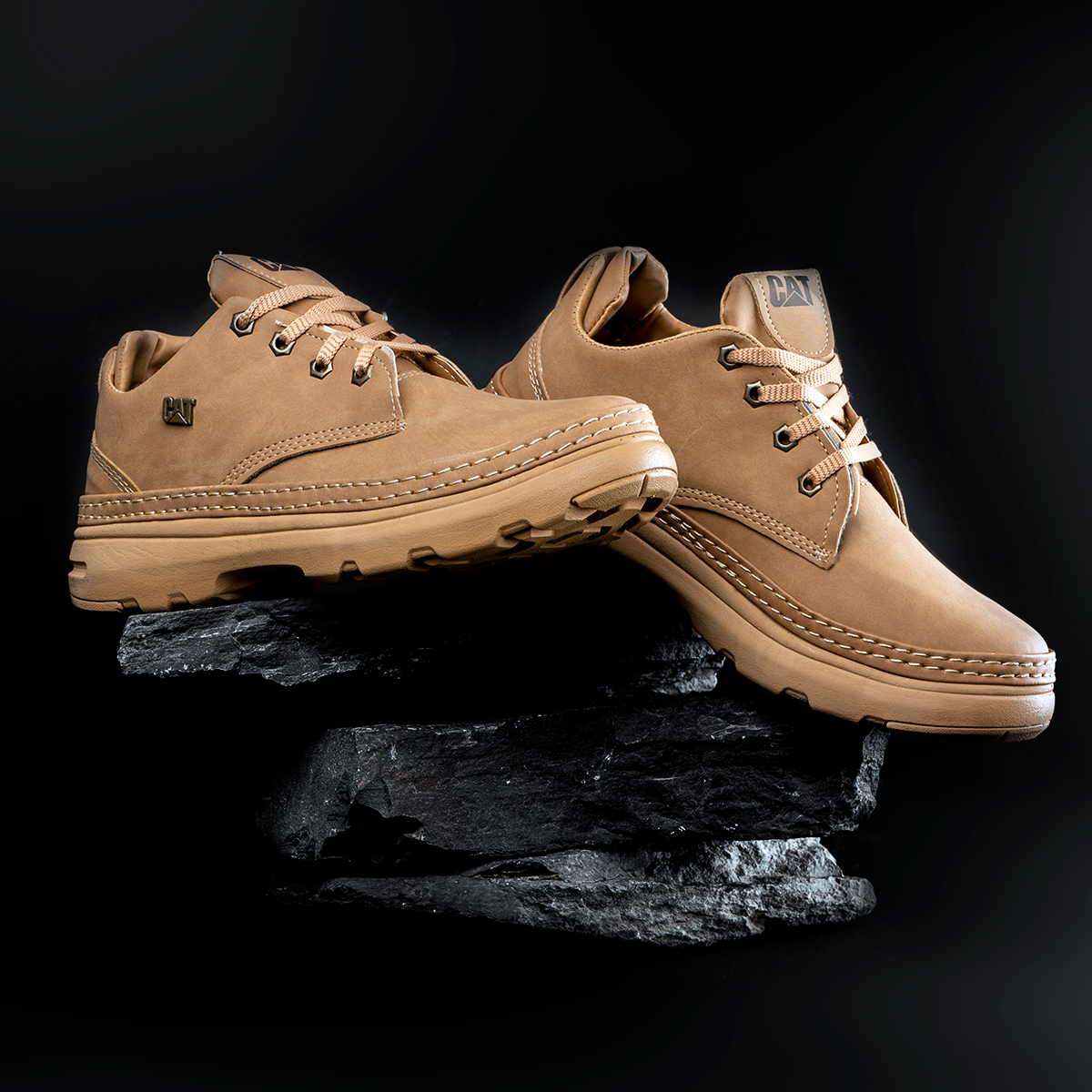 کفش تخت CAT کرم مردانه مدل Magno