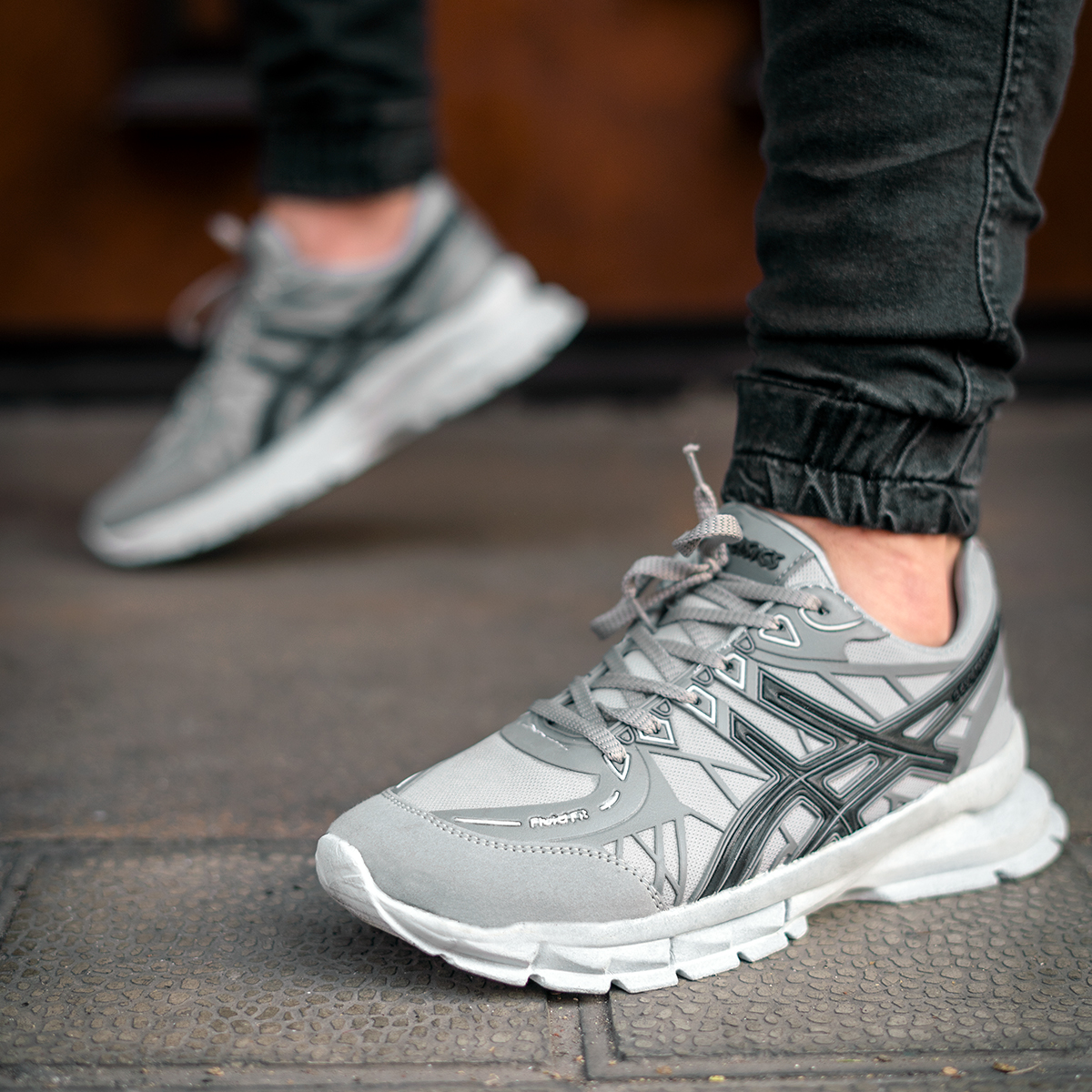 کفش ورزشی Asics مردانه طوسی مشکی مدل Kaloni