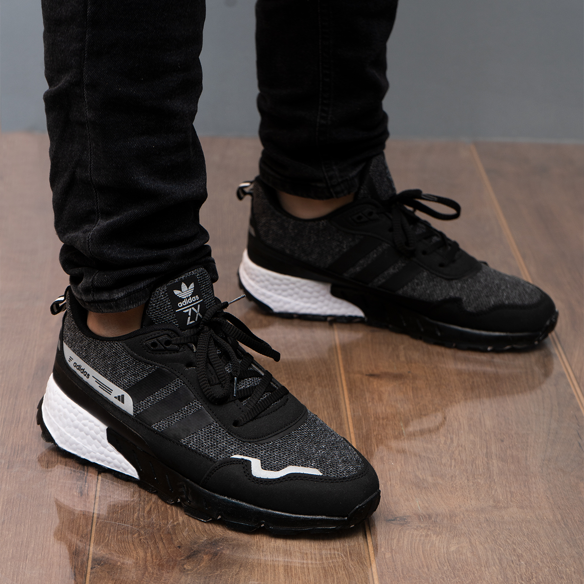 کفش ورزشی آدیداس مشکی مردانه مدل Ario