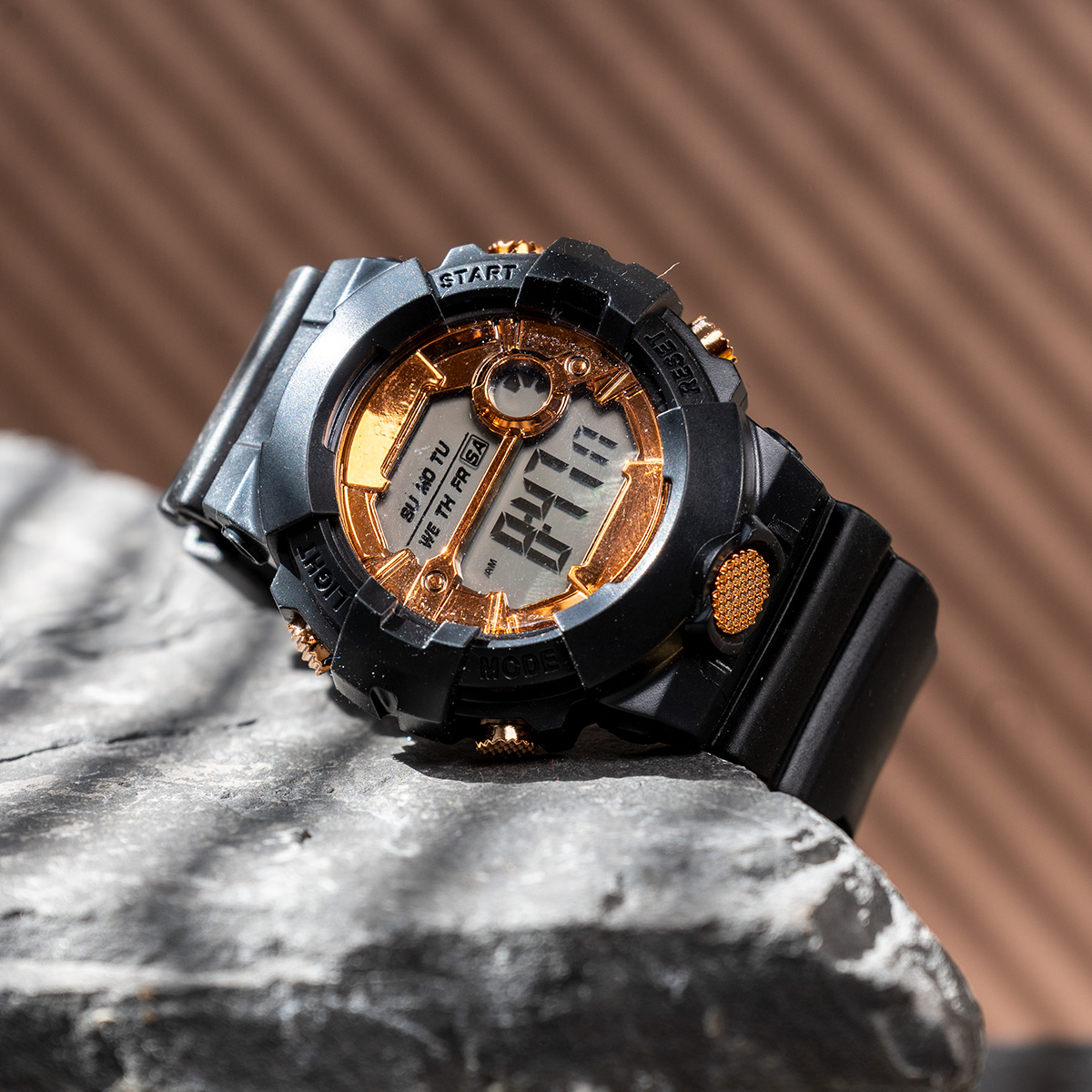 ساعت دیجیتالی مشکی مدل W52