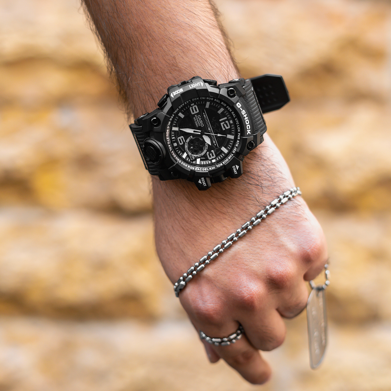 ساعت جی شاک مشکی سفیدمدل sp750