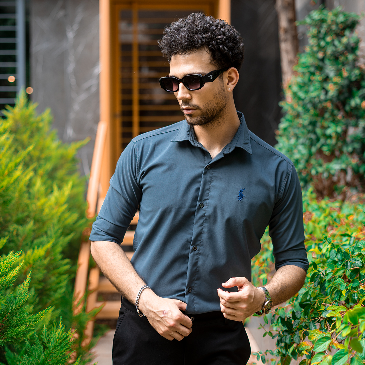 پیراهن مردانه ذغالی مدل VQ