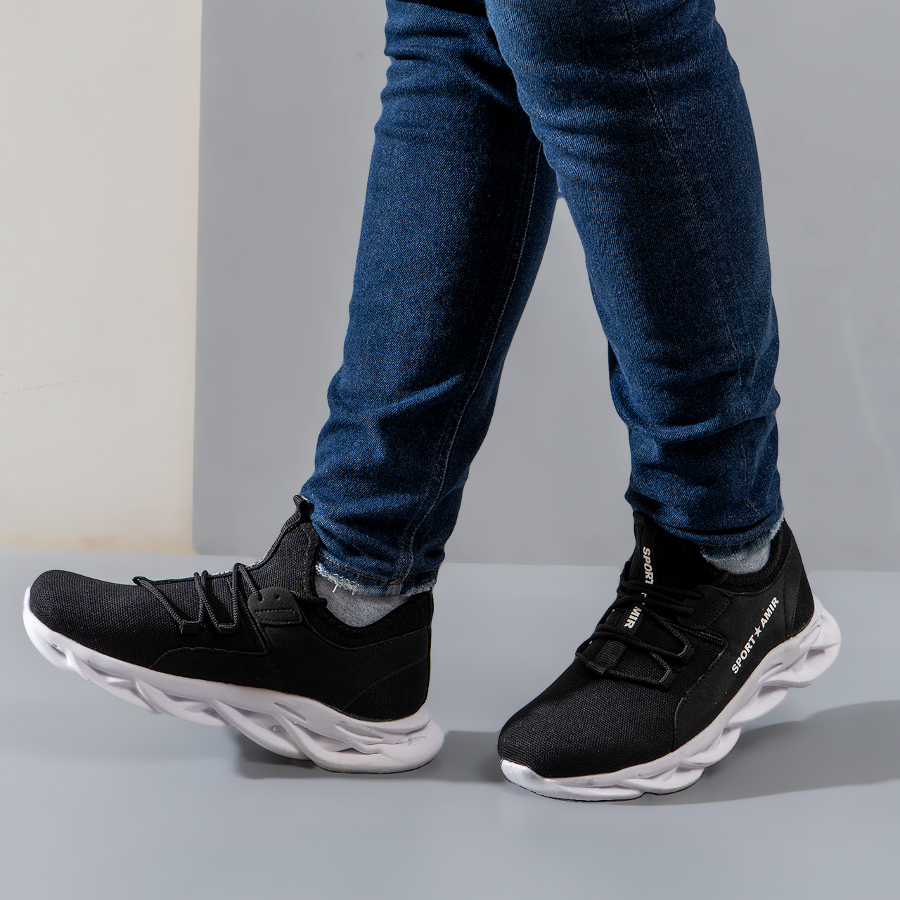 کفش ورزشی مردانه مشکی سفید مدل Amir