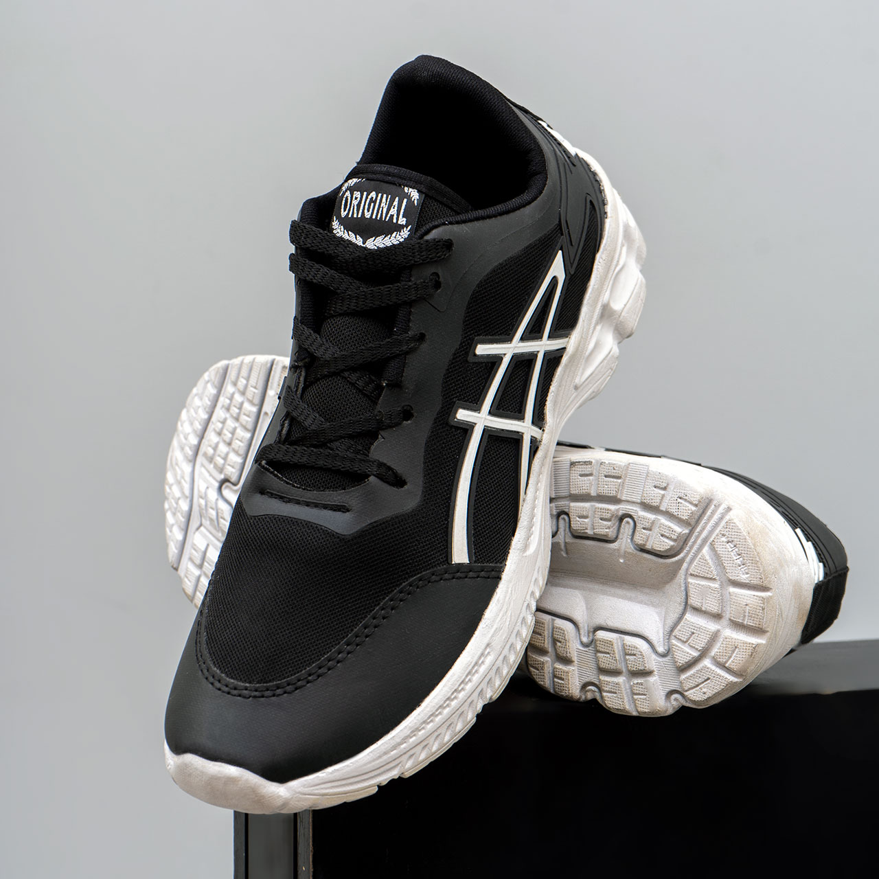 کفش ورزشی مشکی سفید زیره سفیدمردانه مدل Rail