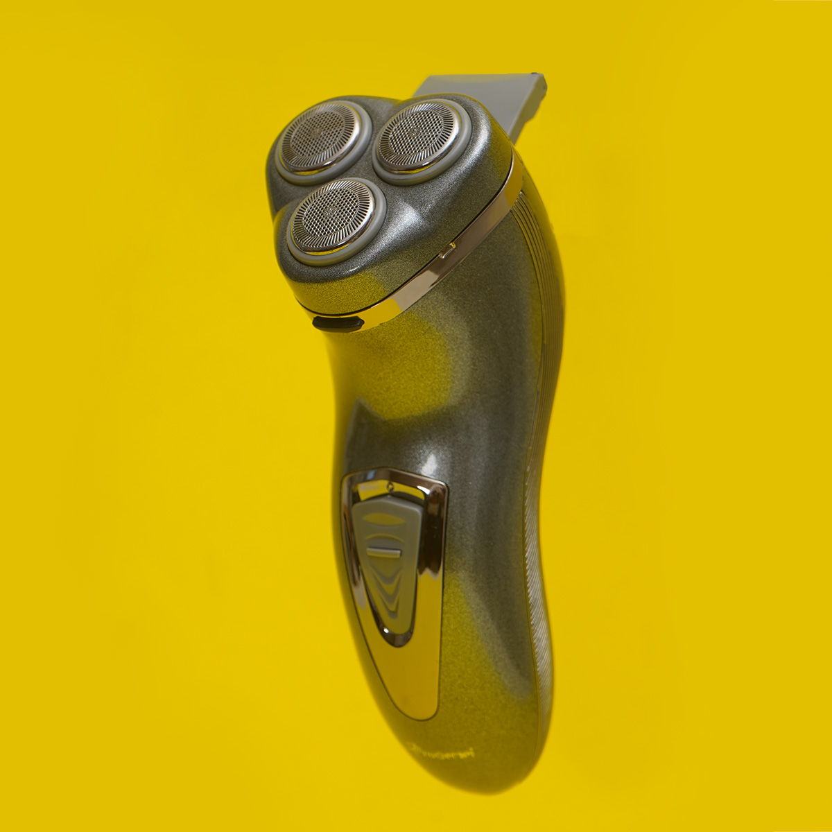 ماشین اصلاح سه تیغ مدل GM-7500