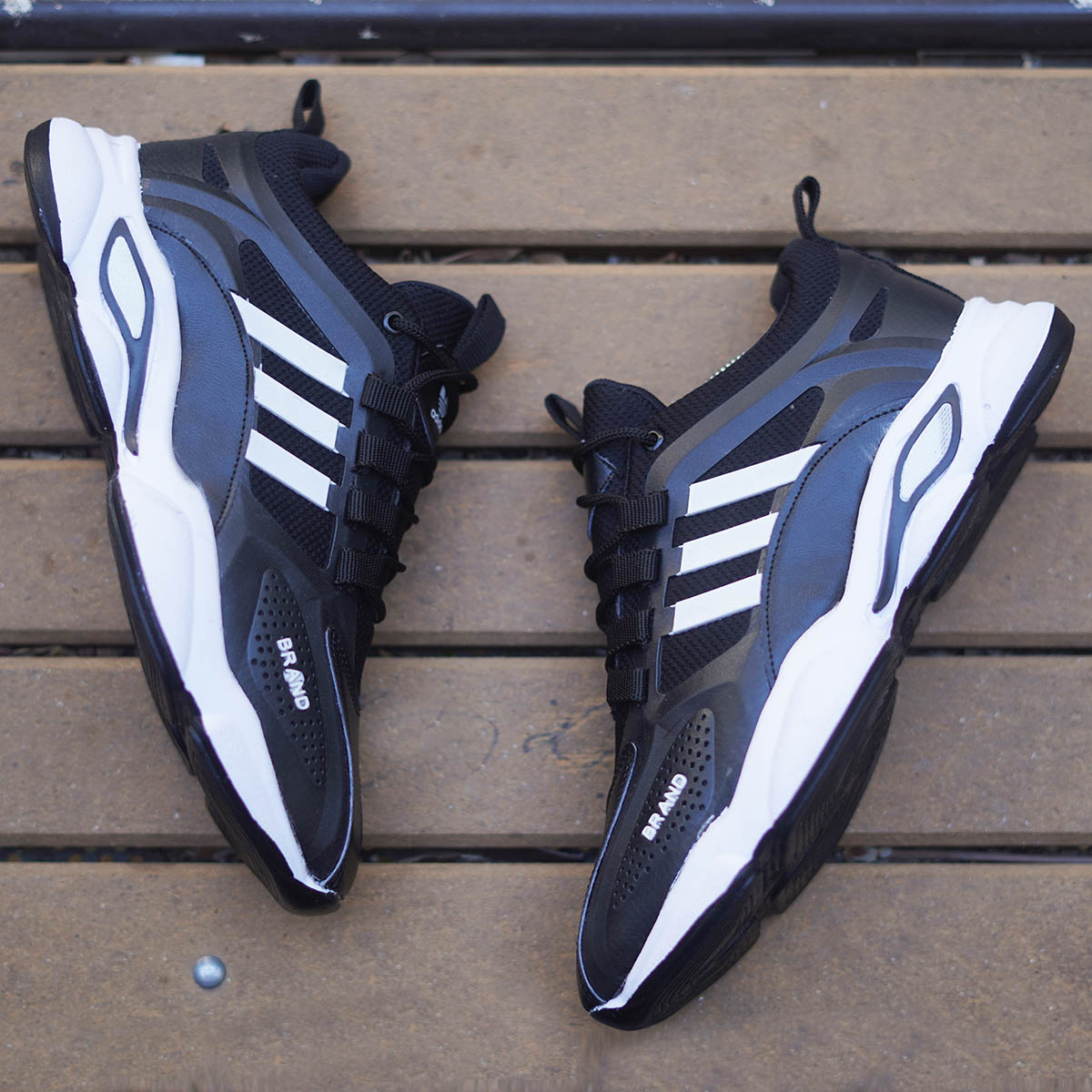 کفش ورزشی آدیداس مردانه مشکی سفید مدل Neko