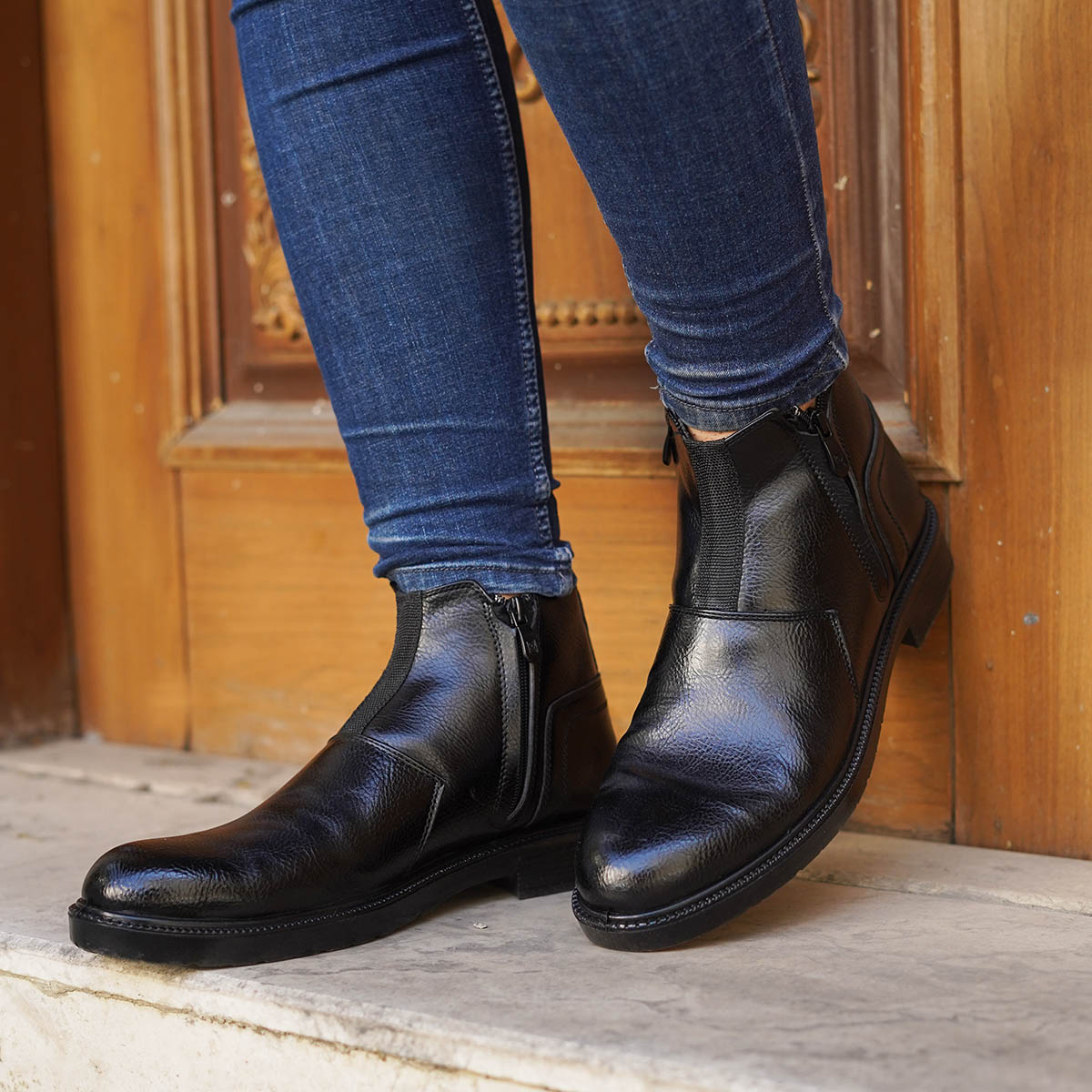 نیم بوت مشکی مردانه مدل Martia