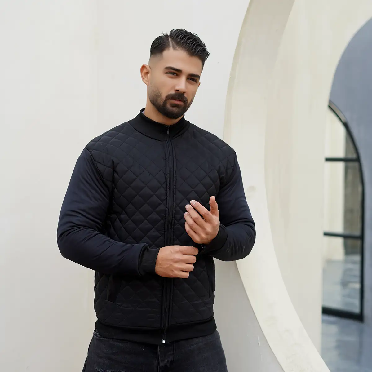 کاپشن بادی طرح لوزی مردانه مشکی مدل Karo