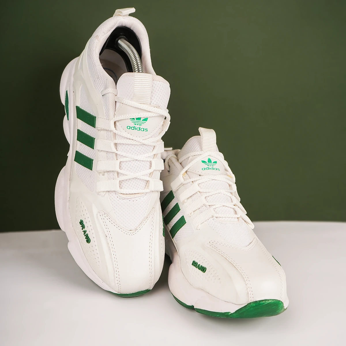 کفش ورزشی مردانه سفید سبز Adidas مدل Ravan