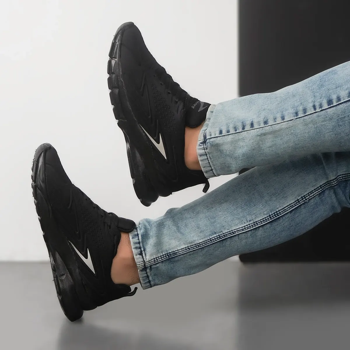 کفش ورزشی مردانه مشکی مدل marion