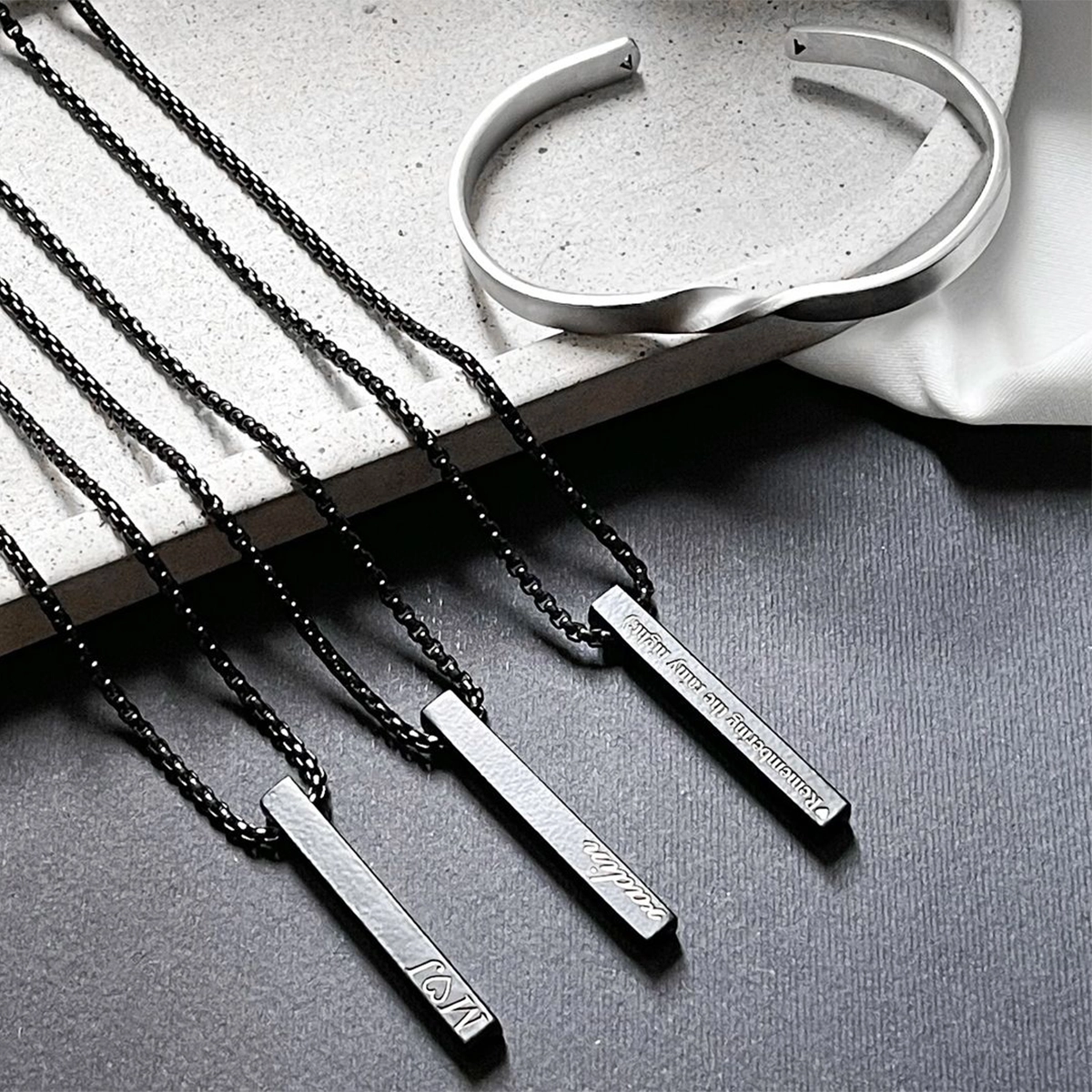 بنگل وسط پیچ نقره ای